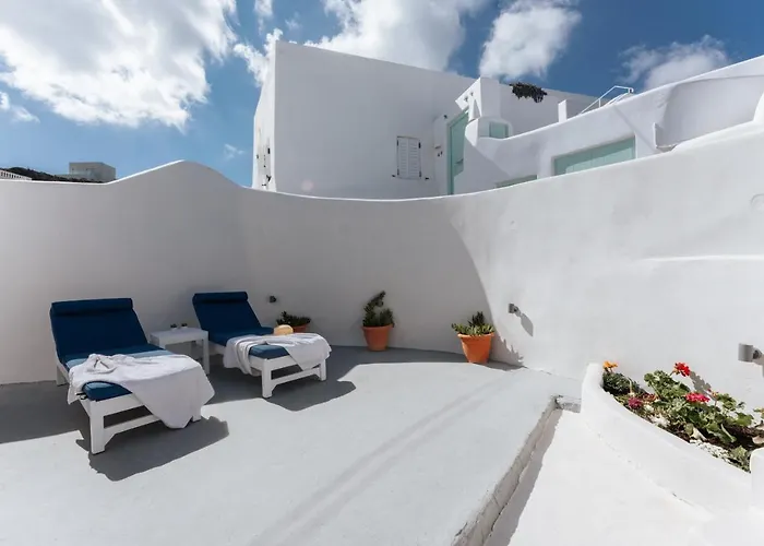 White Swallow Suite Santorini